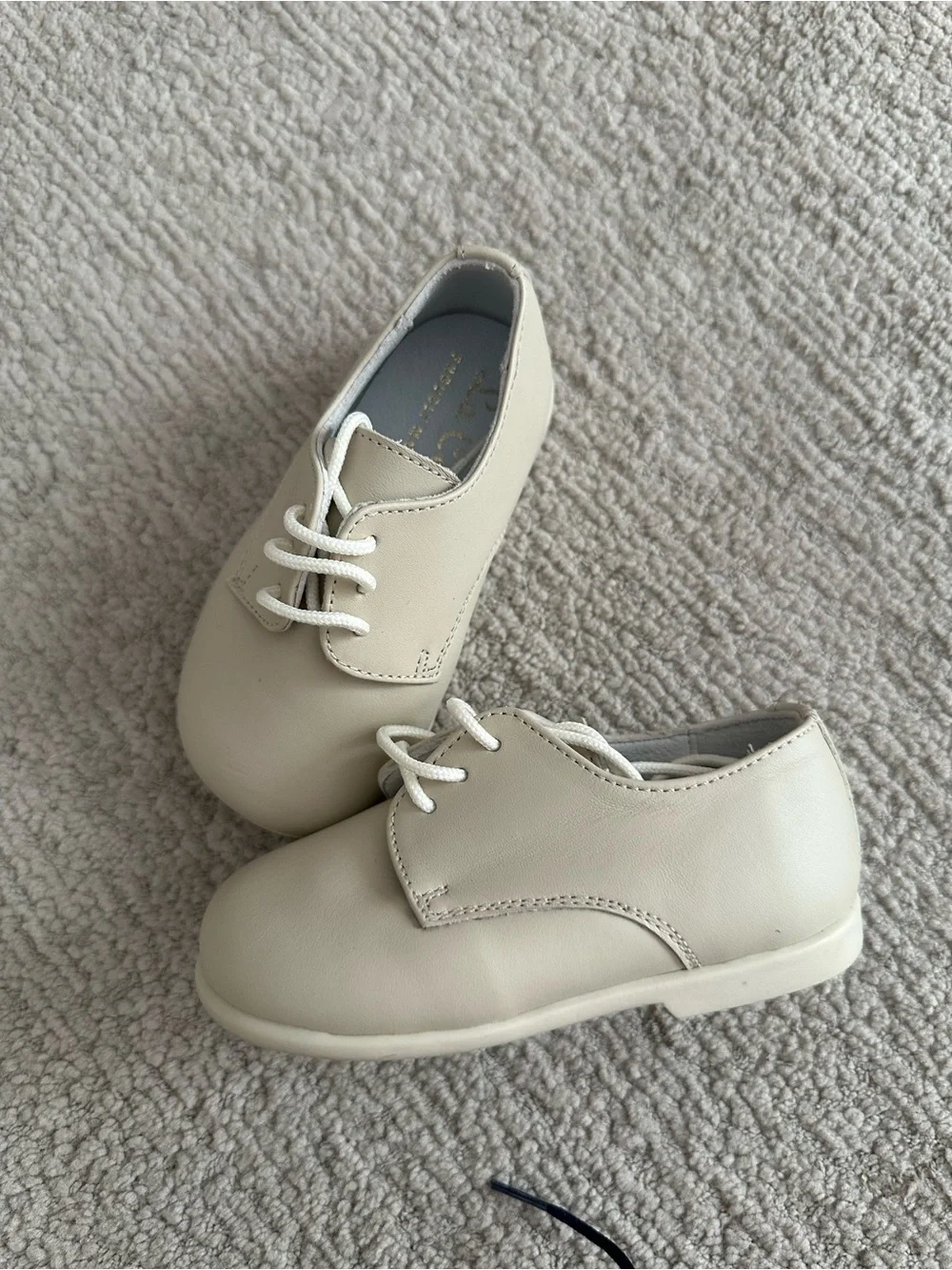 La Coqueta Lace-Up Shoes in Cream